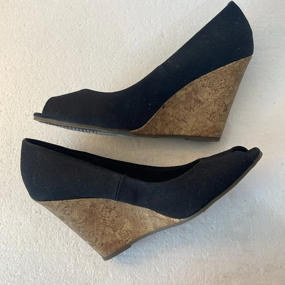American Eagle outfitters wedge shoes cork heel open toe slip on black womens 7